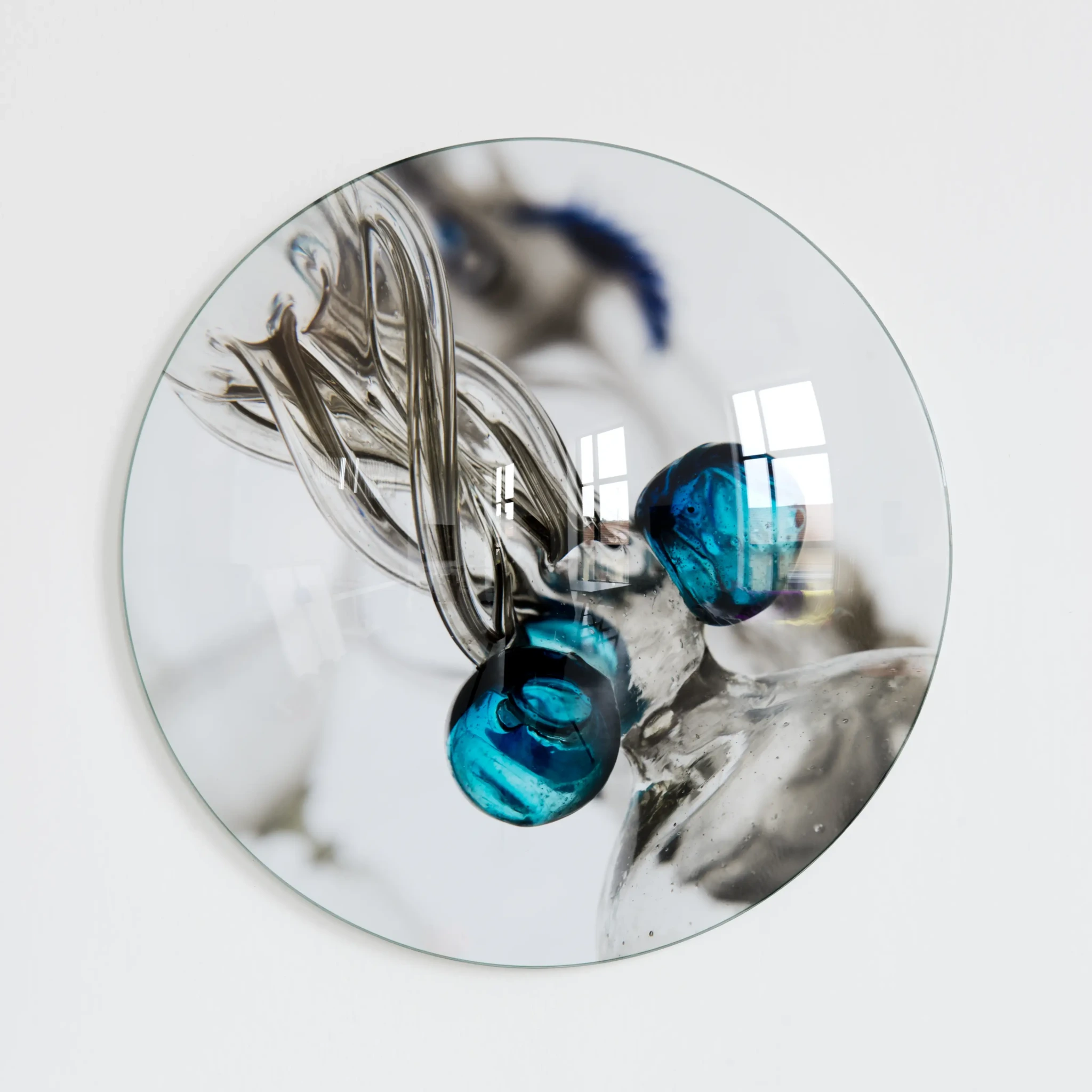Untitled (1143), 2013 pigment print, covex glass Ø 36,5 cm