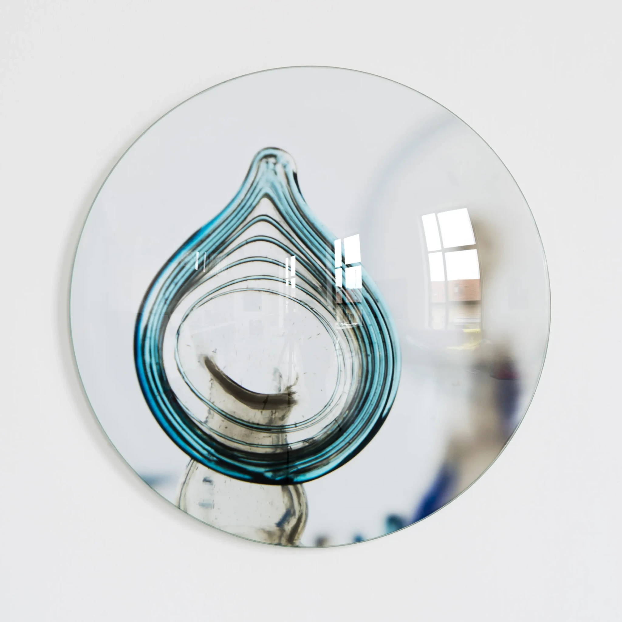 Untitled (3211), 2013 pigment print, covex glass Ø 36,5 cm