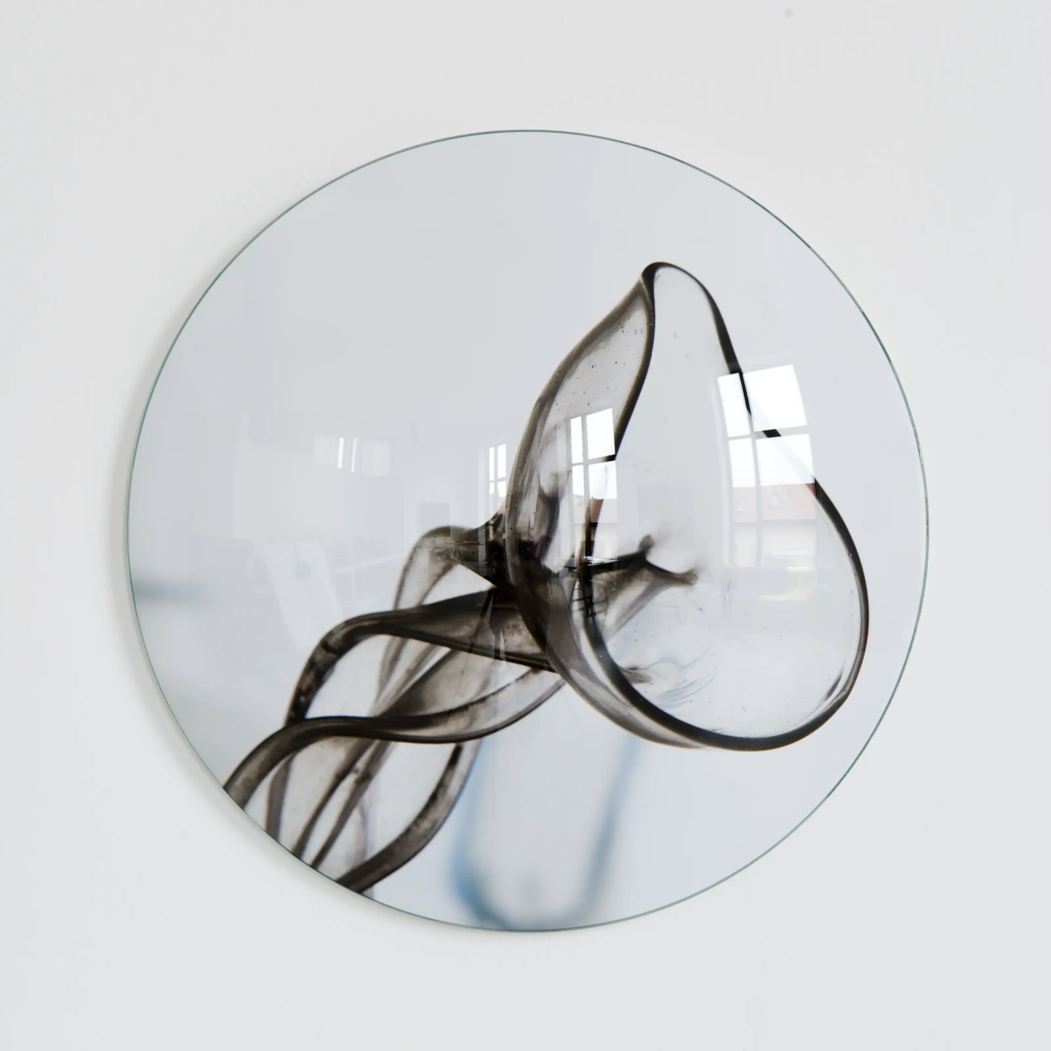Untitled (1178), 2013 pigment print, covex glass Ø 36,5 cm